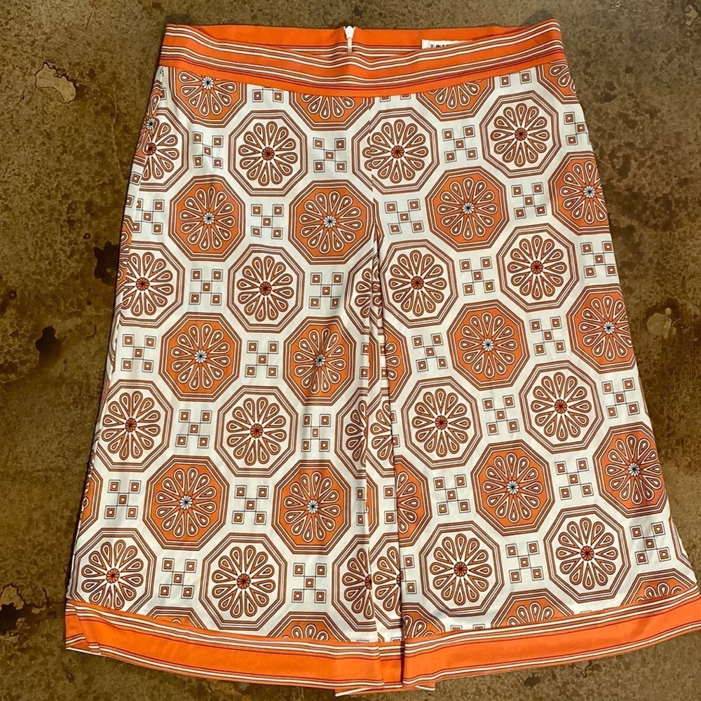 TRINA Turk orange and white medallion print pleated front silk knit lined skirt - Picture 1 of 5